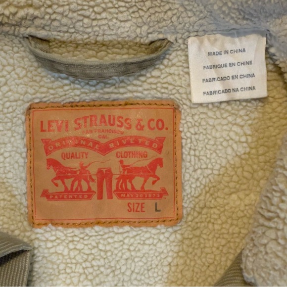 Vintage Levi’s Men’s Sherpa trucker jacket - Picture 10 of 13